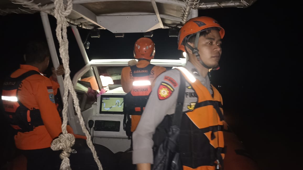 Pencarian Korban Sampan Tenggelam di Sungai Kapuas: Anak Ditemukan Selamat, Ibu Masih Hilang