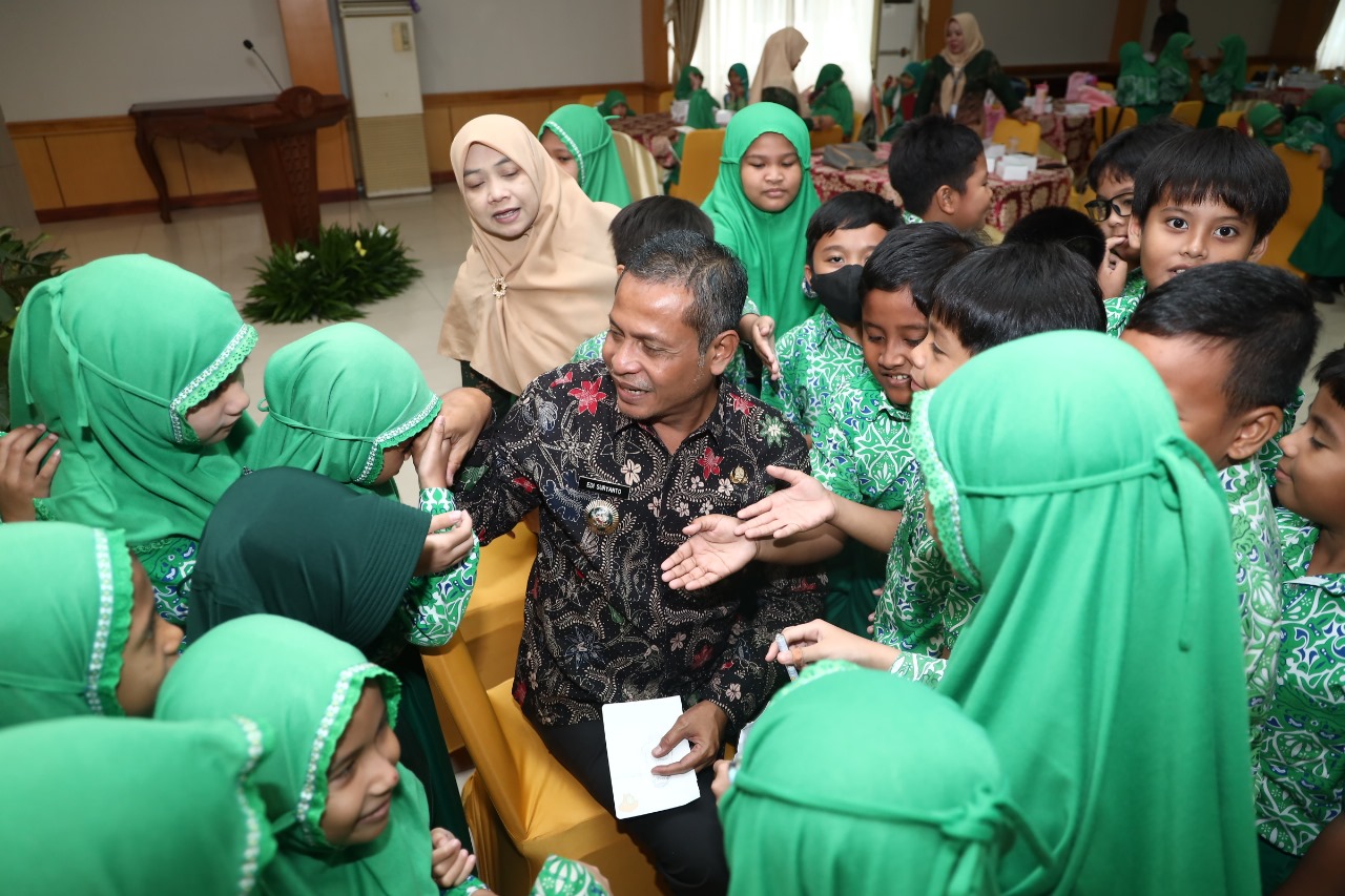 Siswa SD Al Azhar Kunjungi Kantor Wali Kota, Kenalkan Pemerintahan Sejak Dini