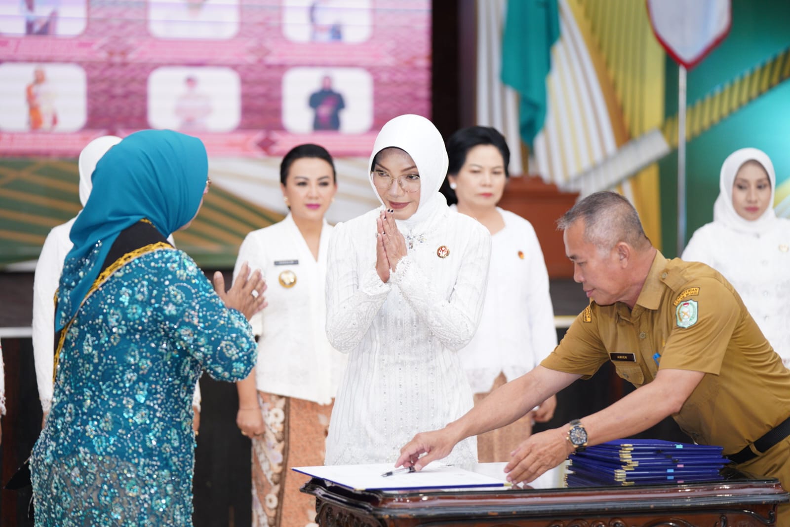 Yanieta Arbiastutie Kamtono Resmi Dilantik sebagai Ketua TP-PKK Kota Pontianak
