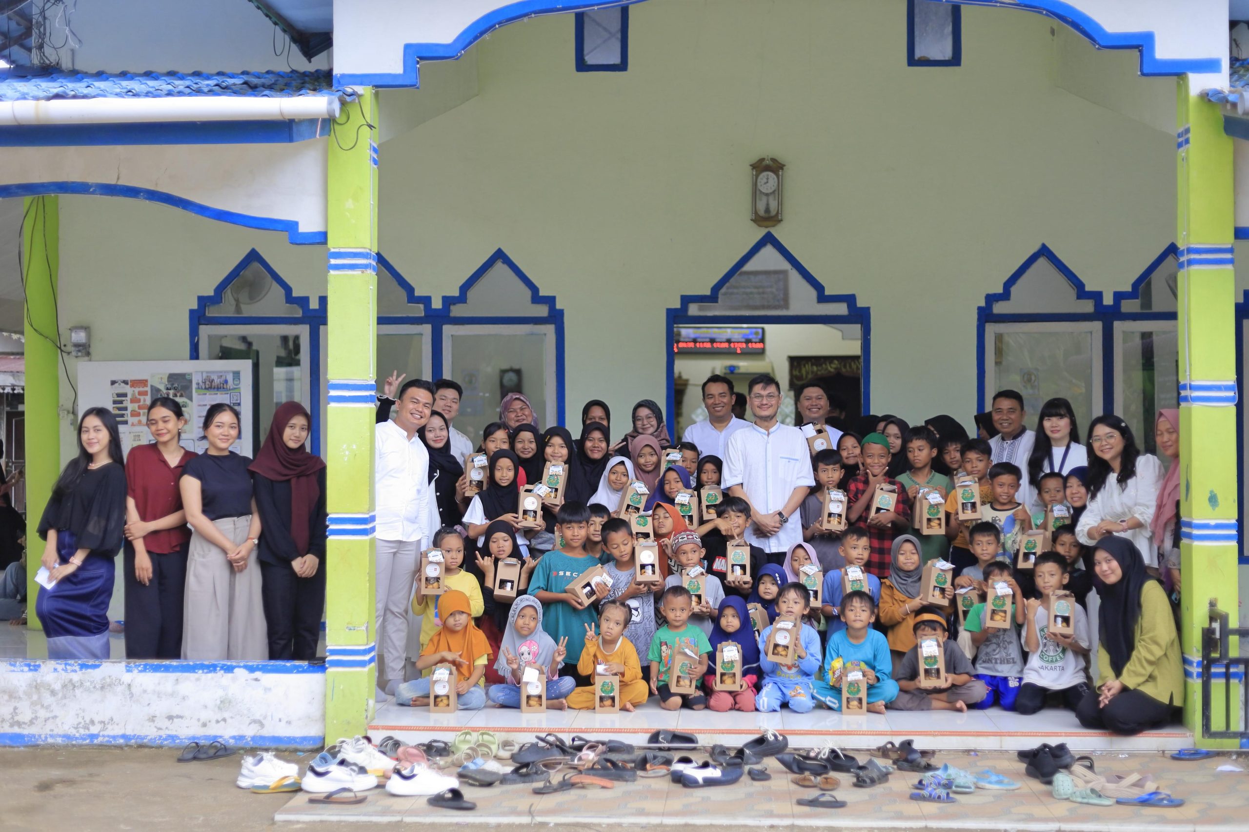Mercure & Ibis Pontianak Wujudkan Corporate Social Responsibility Melalui Pendidikan