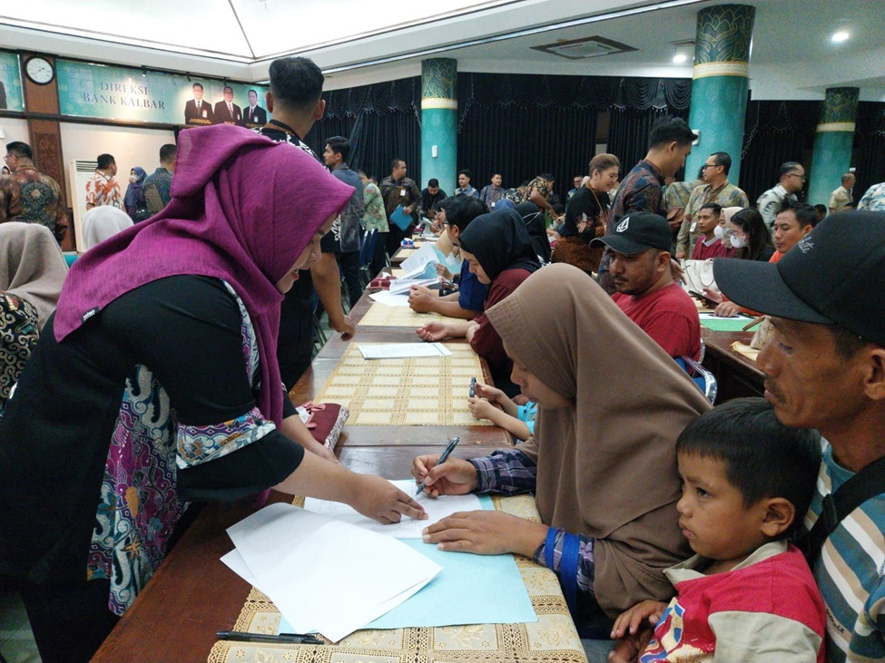 Bank Kalbar Gelar Akad Massal KUR, 429 Pelaku UMKM Dapat Suntikan Modal