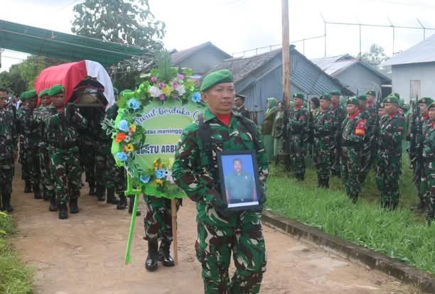 Dandim 1203 Ketapang Pimpin Upacara Pemakaman Militer Sertu Arbuansyah