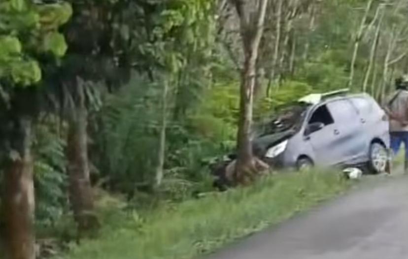 Lakalantas Antara Mobil Travel dan Motor di Jalan Sintang-Putussibau Memakan Korban Jiwa