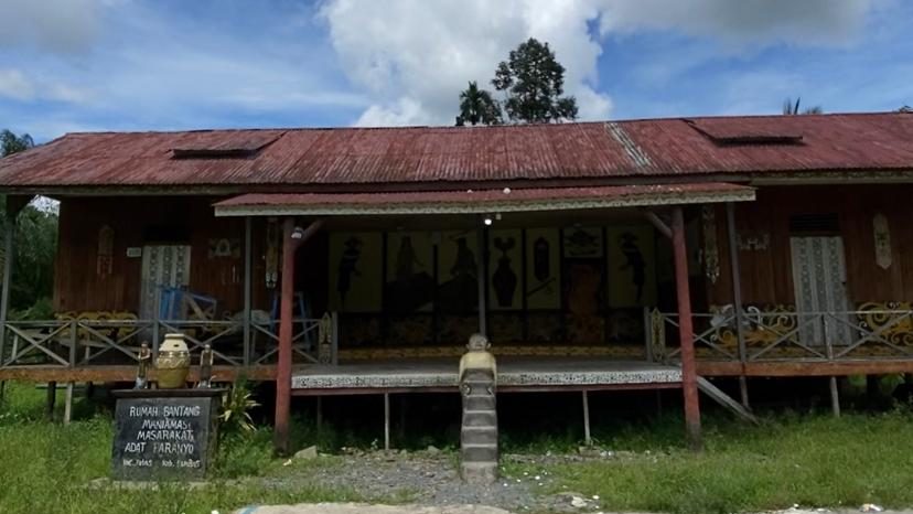 Mengenal Rumah Adat Dayak di Pelanjau Tebas Sambas, Warisan Budaya Dayak Salako