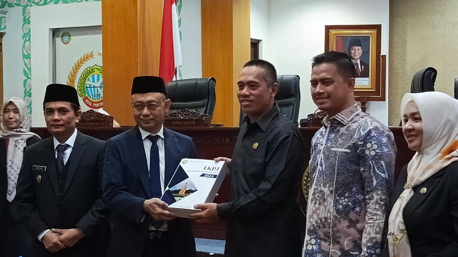 Wali Kota Edi Kamtono Sampaikan LKPJ Tahun 2024 dalam Sidang Paripurna DPRD Kota Pontianak