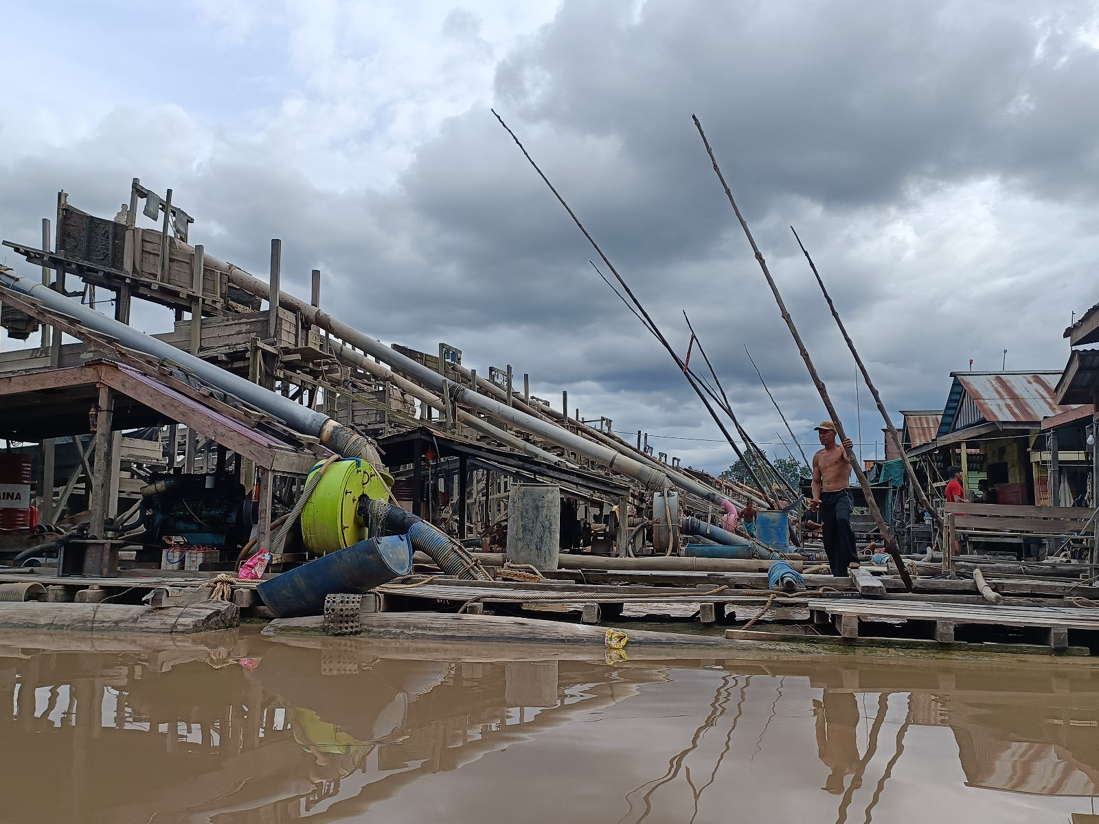 Perizinan Tambang Rakyat Kapuas Hulu Macet, Warga Menanti Janji Gubernur Kalbar Terpilih