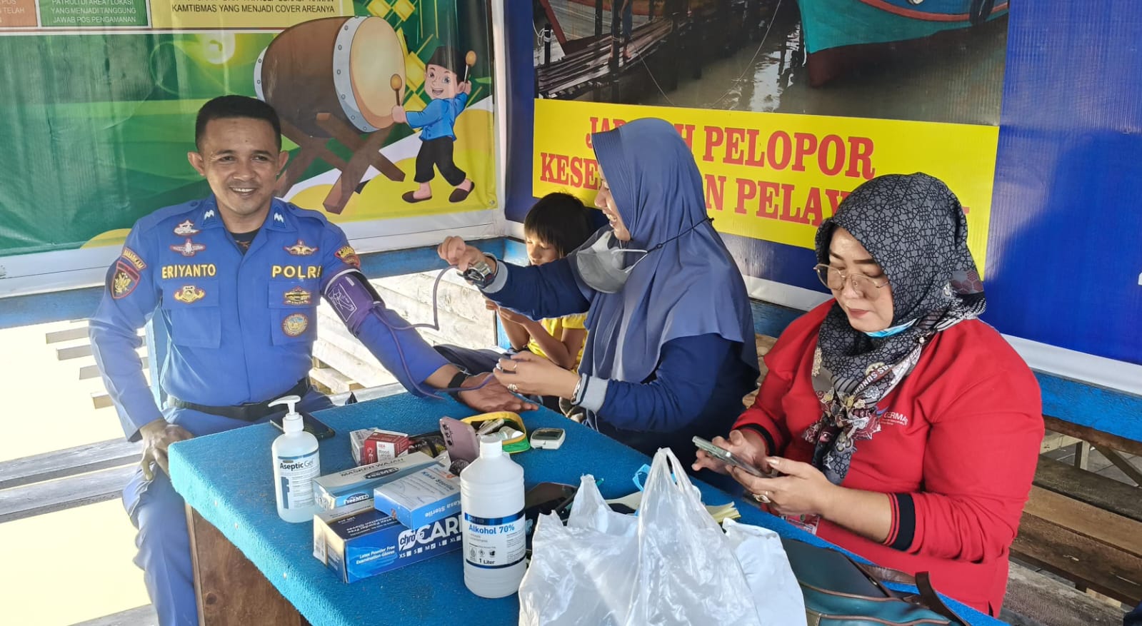 Operasi Ketupat Kapuas 2025, Petugas Dermaga Teluk Suak Jalani Pemeriksaan Kesehatan