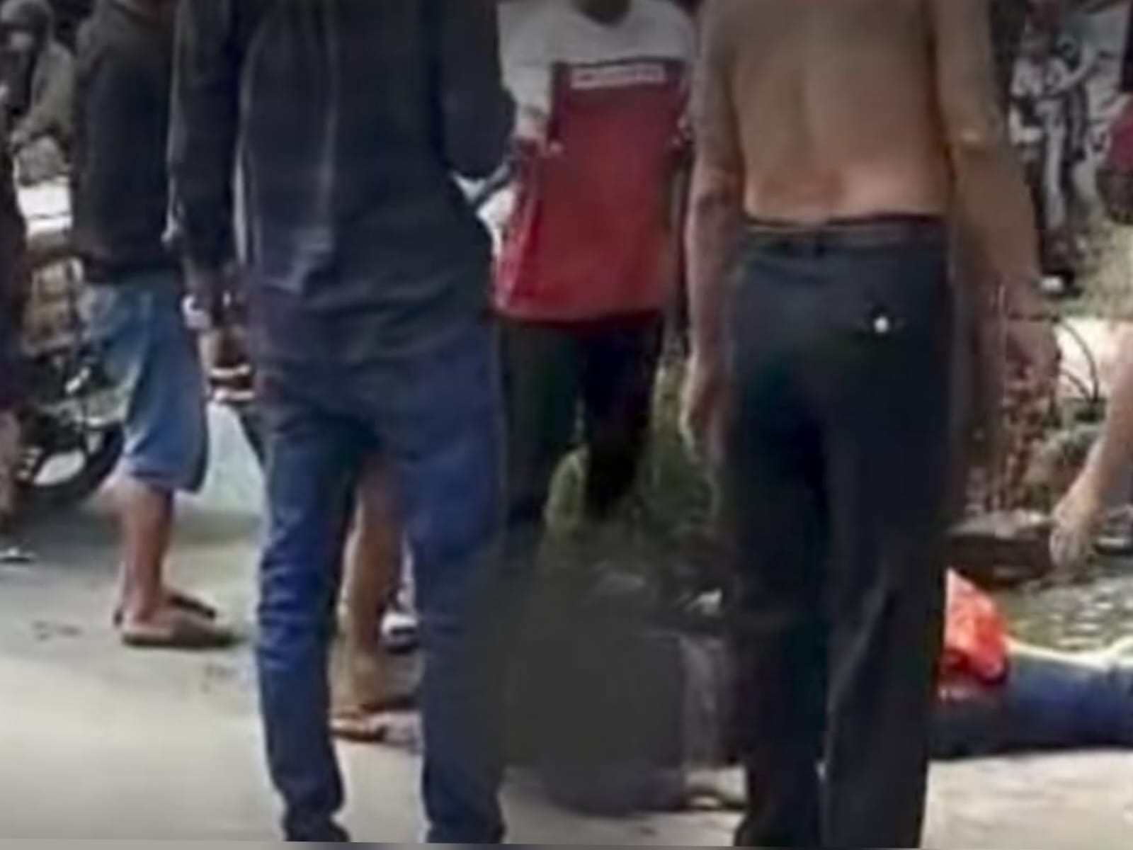 Tragis, Pemotor Tewas Terlindas Truk Fuso di Jalan Tanjung Raya 4