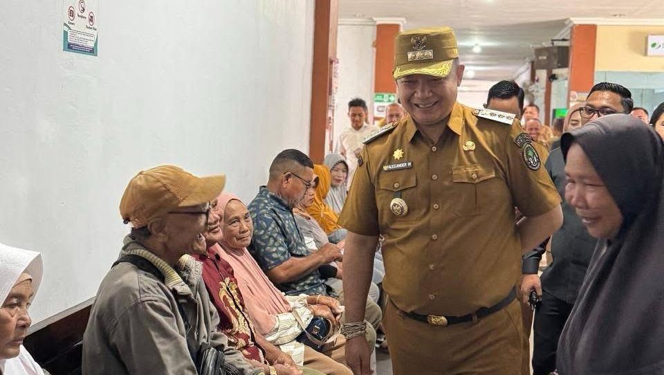 Kunjungi Agoesdjam, Bupati Ajak Jajaran RSUD Berbenah untuk Pelayanan Masyarakat