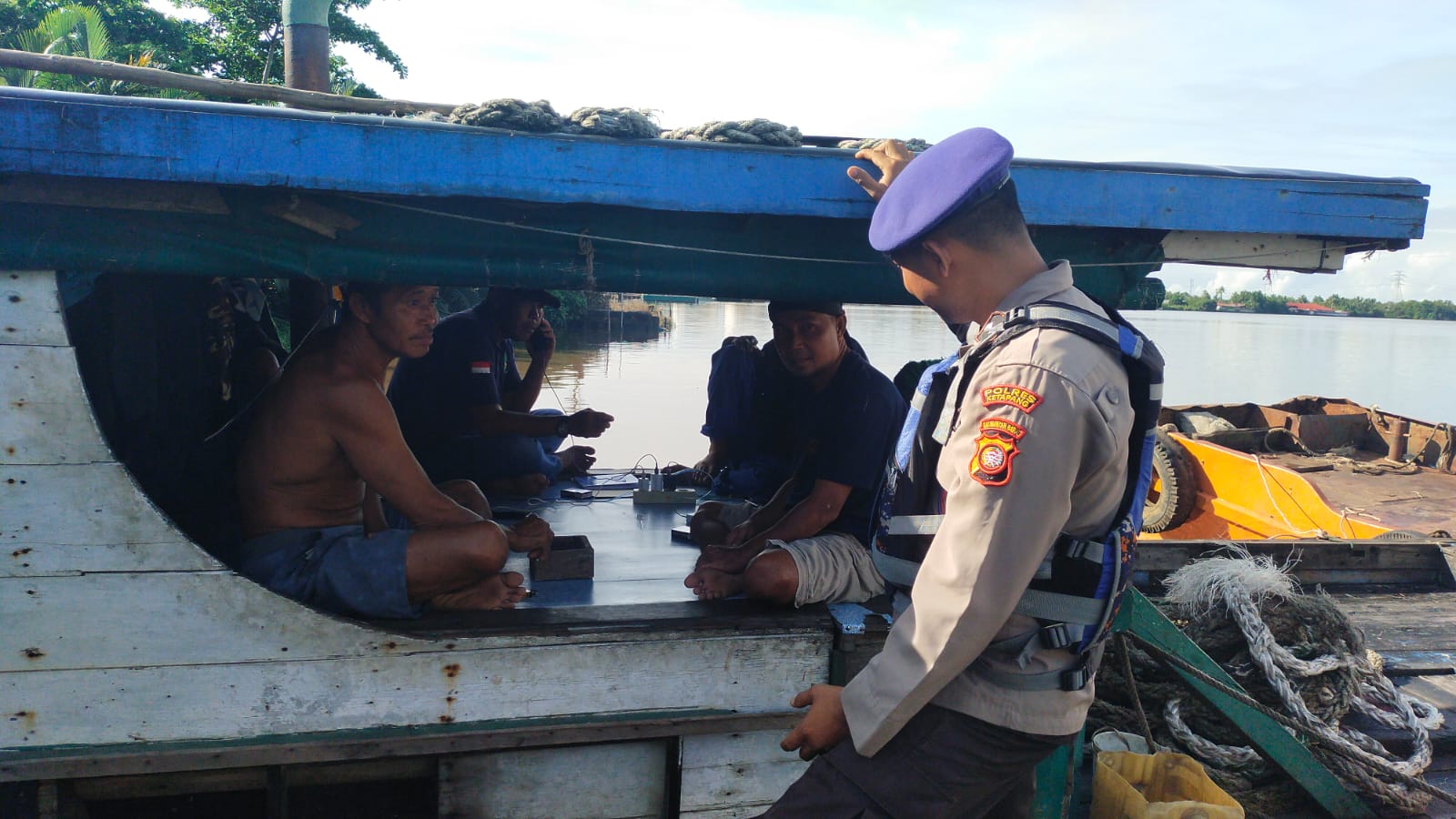 Jaga Keamanan Laut, Sat Polairud Polres Ketapang Gencarkan Patroli Sambang