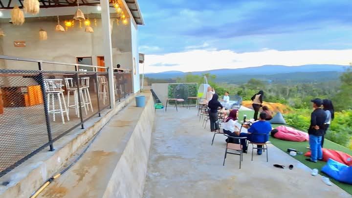 Santokuhiru, Cafe dengan Nuansa Alam di Sajingan Besar, Cocok Untuk Nongkrong