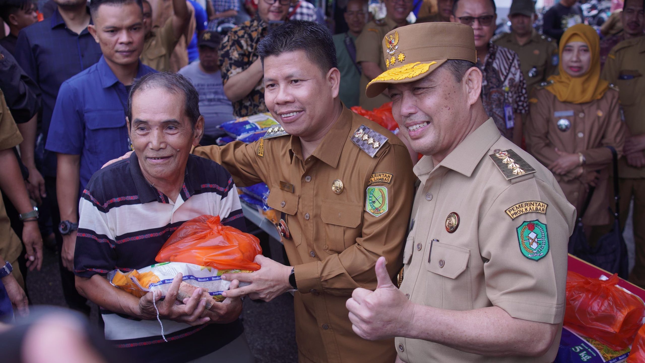 Gubernur Kalbar Tinjau Pasar Murah di Sambas, Tekan Inflasi Lewat Operasi Pasar