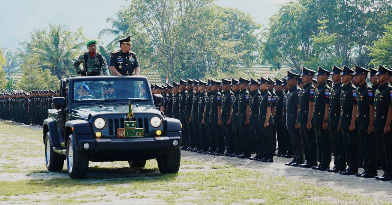 Pangdam XII/Tpr Tutup Resmi Dikmata TNI AD Gelombang I Tahun 2025 di Singkawang