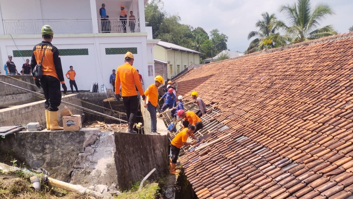 Empat Santri Meninggal Dunia akibat Runtuhnya Tandon Air di Magelang