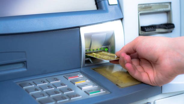 Tarik Tunai Tanpa Kartu Kini Bisa di ATM Bank Lain, 49 Bank Terintegrasi
