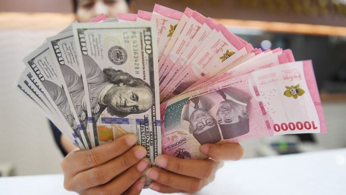 Rupiah Menguat ke Rp16.437 per Dolar AS, Didukung Sentimen Positif dari China dan Inflasi Domestik