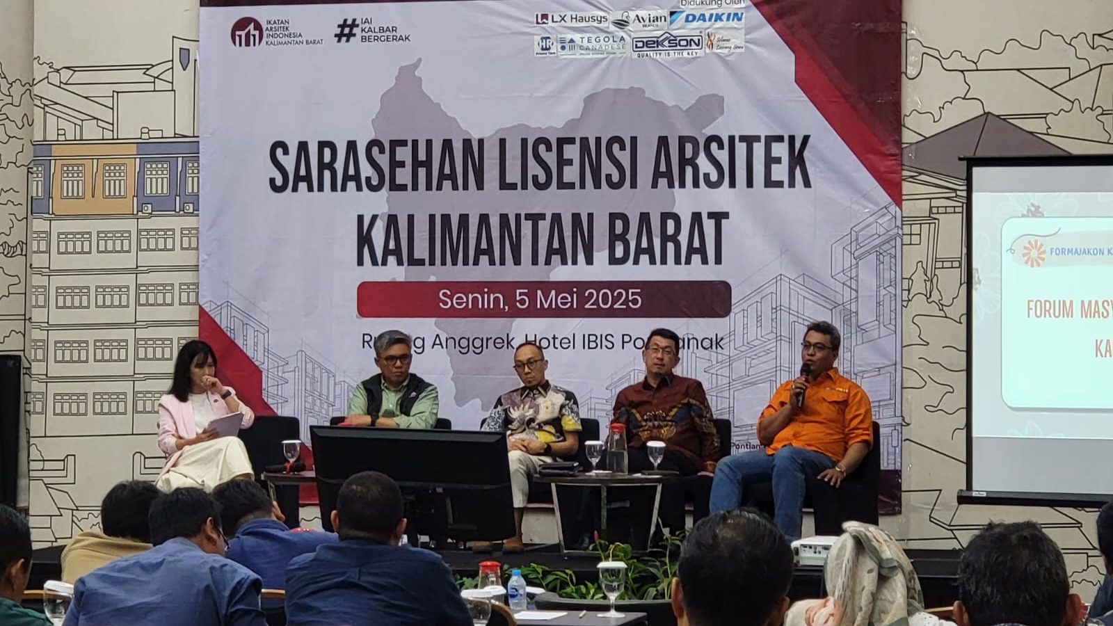 Sarasehan IAI Kalbar Bahas Tantangan dan Peluang Profesi Arsitek Daerah
