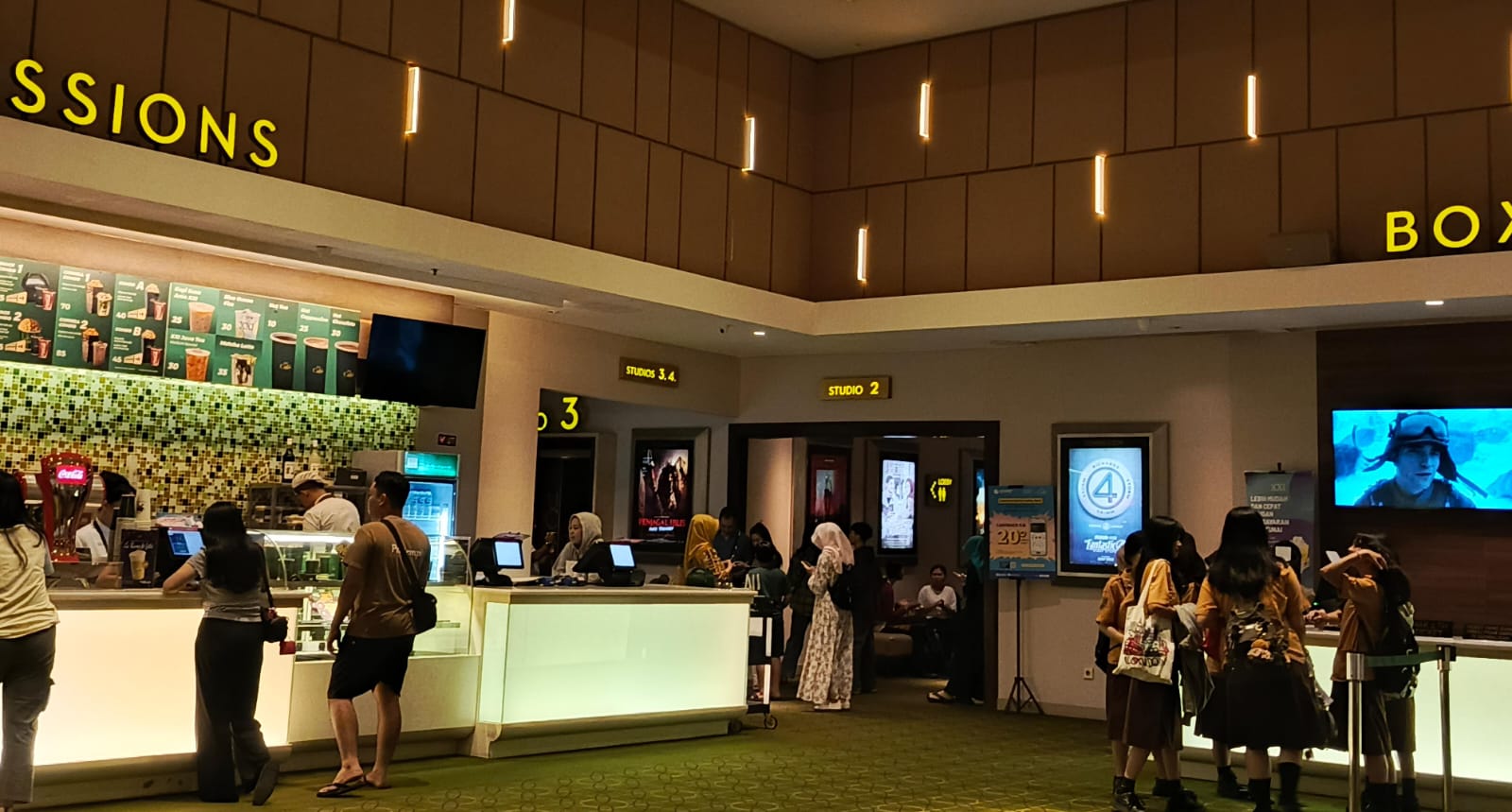 Usai Tiket Bioskop Turun Harga, Pengunjung Terus Berdatangan ke Cinema XXI Transmart Kubu Raya