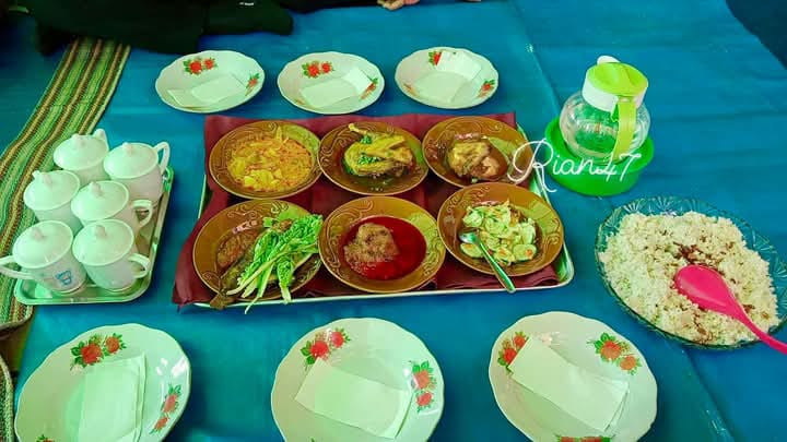 Mengenal Saprahan, Tradisi Makan Bersama yang Menjaga Nilai Kebersamaan Masyarakat Melayu Sambas
