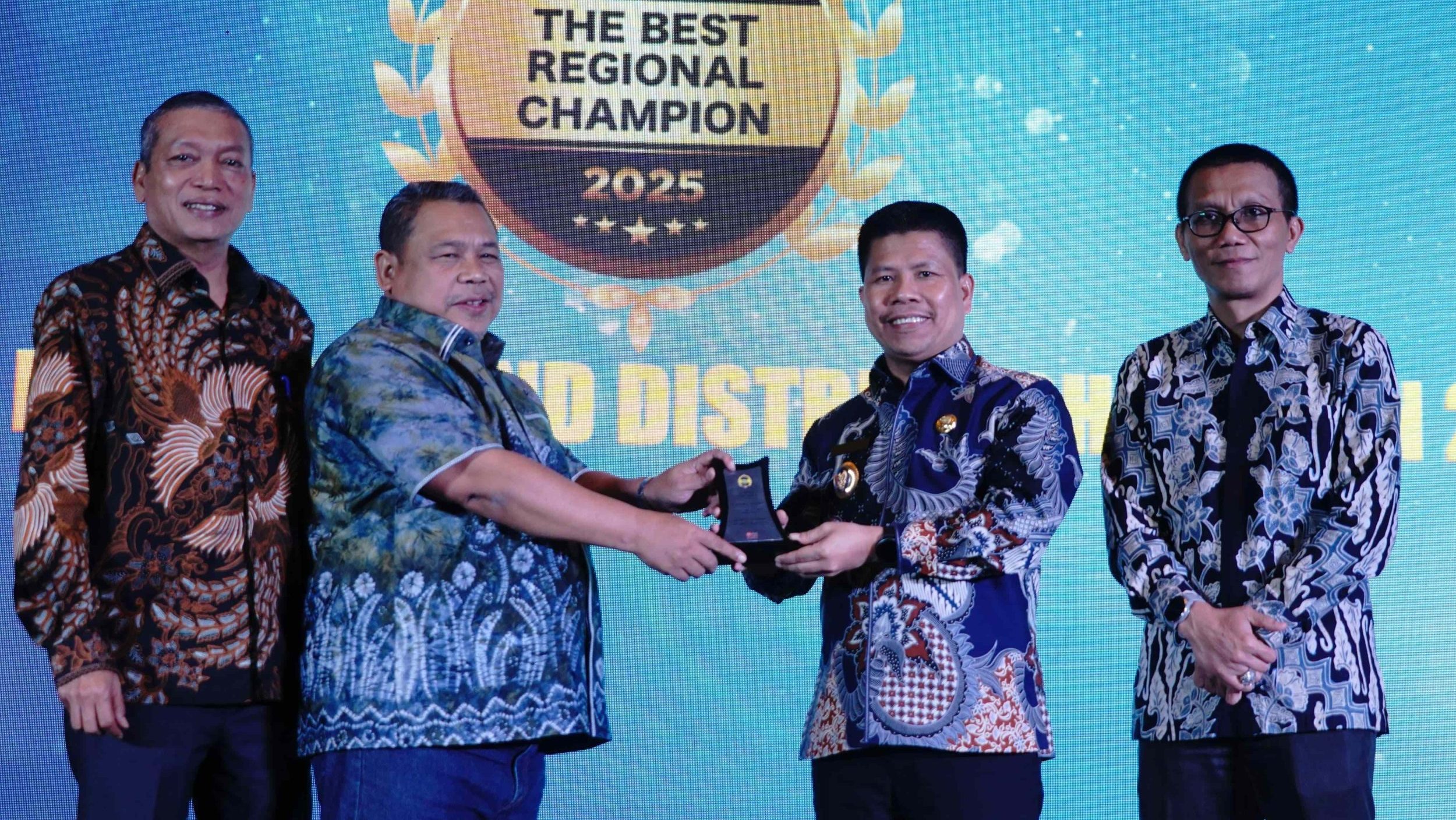 Bupati Sambas Raih Penghargaan Kepala Daerah Paling Inspiratif 2025 dari The Asian Post