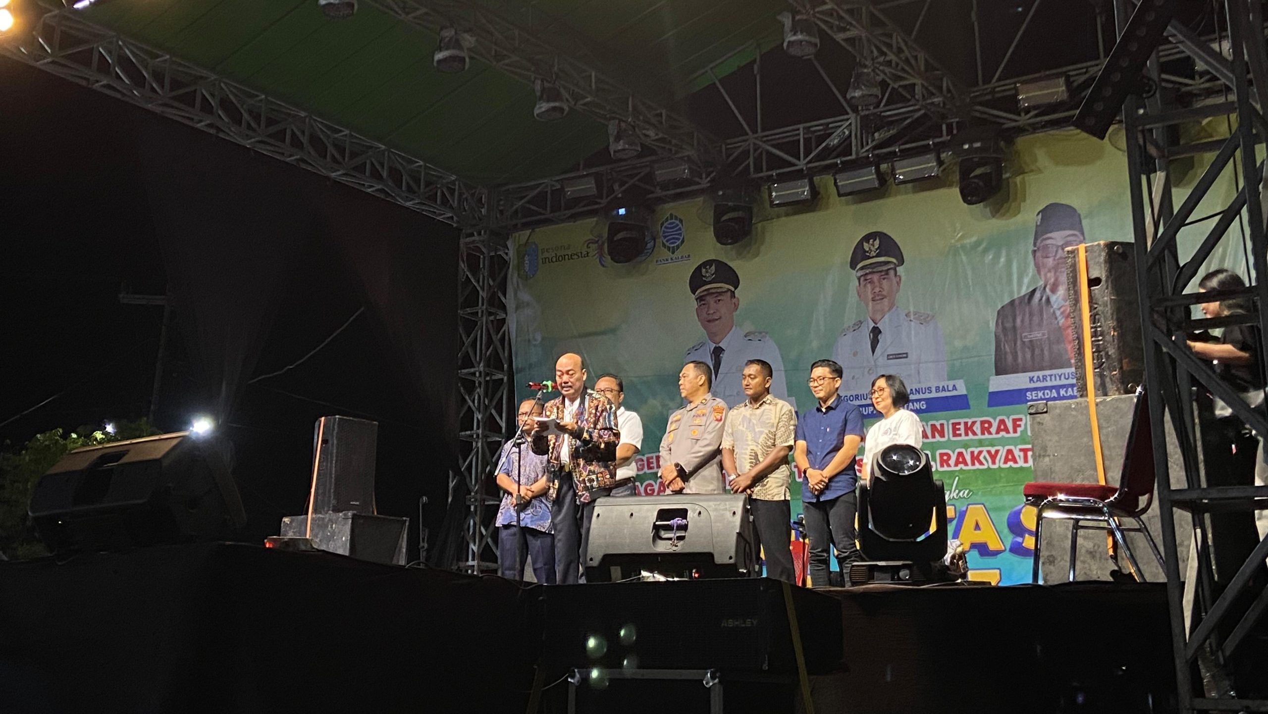 Gebyar Musik Etnik dan Pameran Ekraf Sintang 2025 Resmi Ditutup Sekda Kartiyus