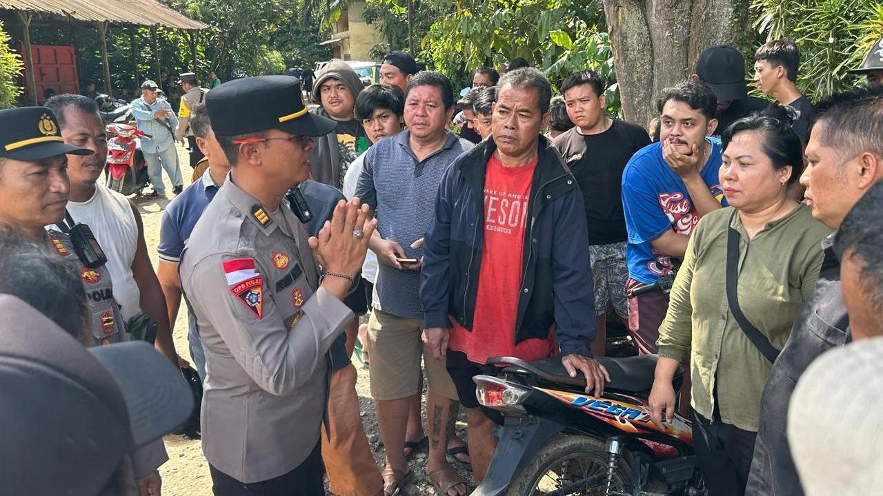 Warga dan Tokoh Adat Datangi PT SBW, Protes PHK Sepihak Mantan Satpam
