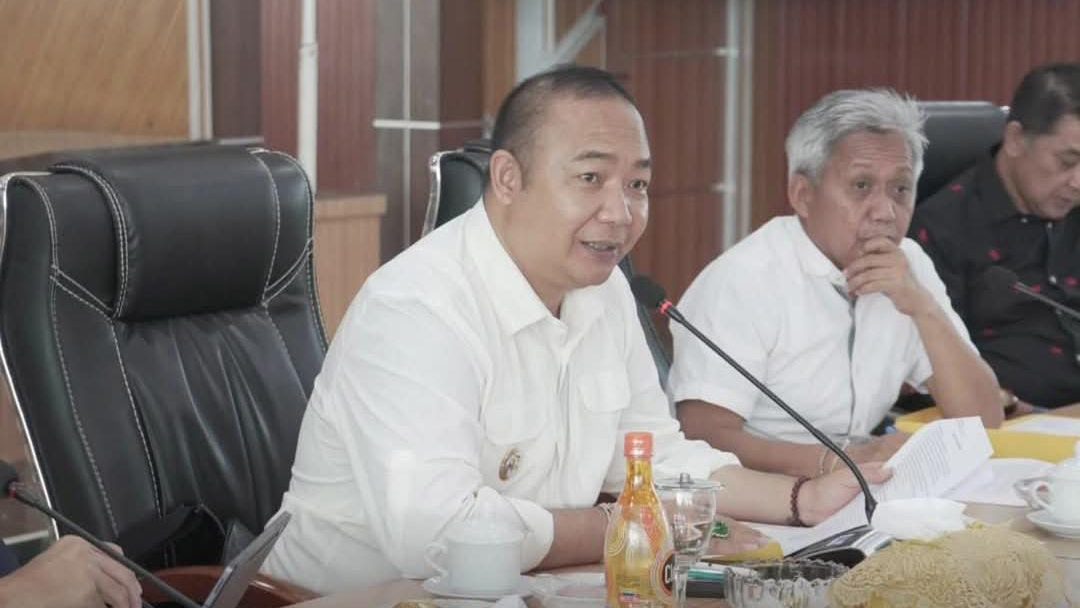 Bupati Ketapang Galakkan Semangat Gotong-royong Tangani Ruas Jalan di Kabupaten