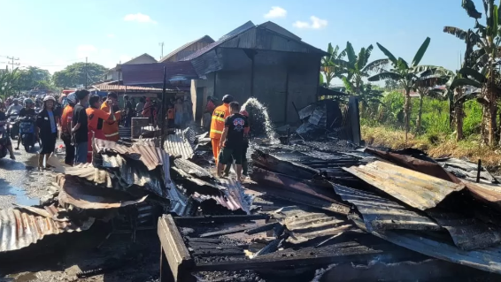Empat Kios di Kubu Raya Ludes Terbakar, Kerugian Ditaksir Puluhan Juta Rupiah