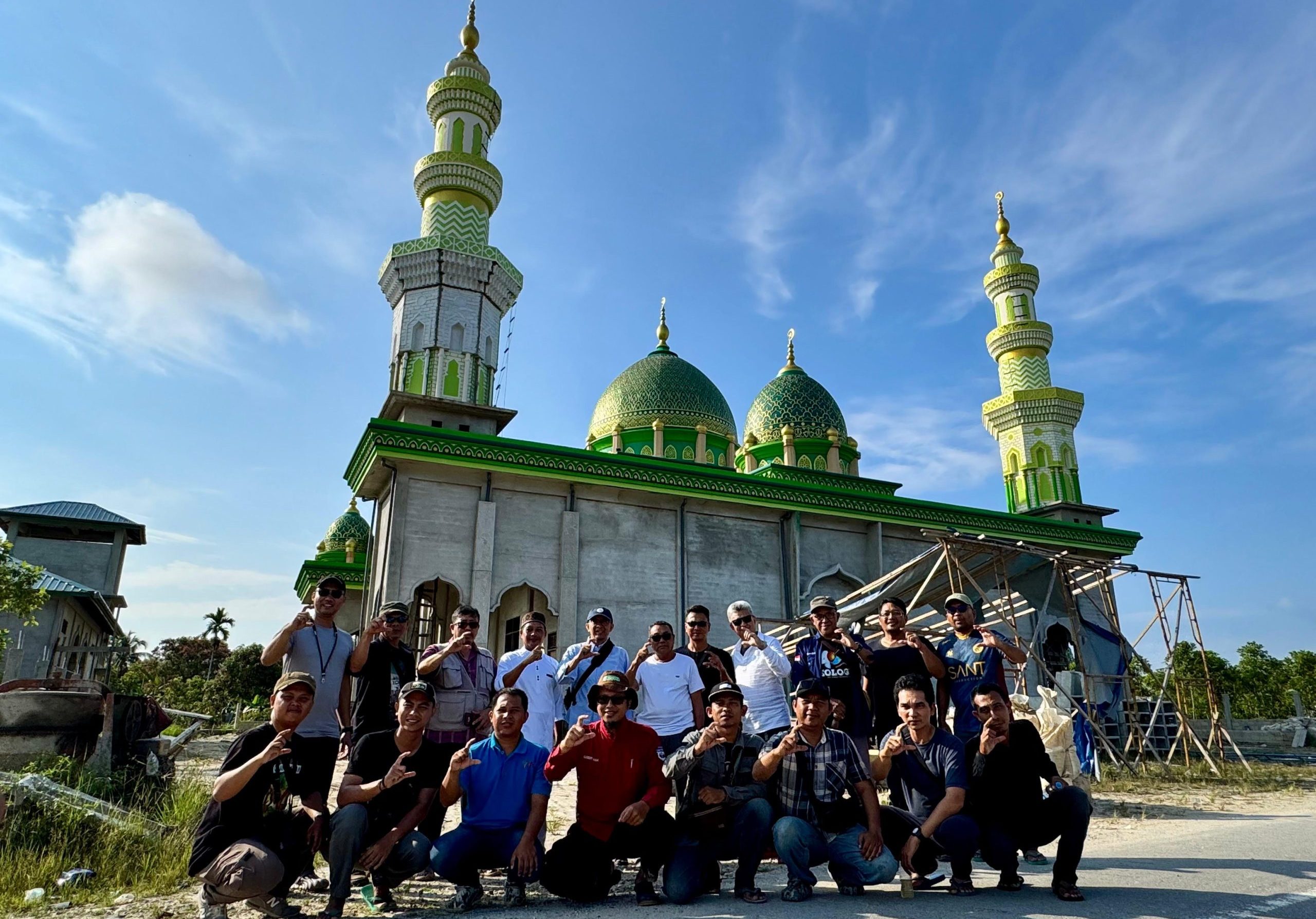 Pembangunan Masjid Al-Zikrullah di Desa Entibab Kapuas Hulu Wujud Kontribusi Sosial Pekerja dan Pemilik Tambang