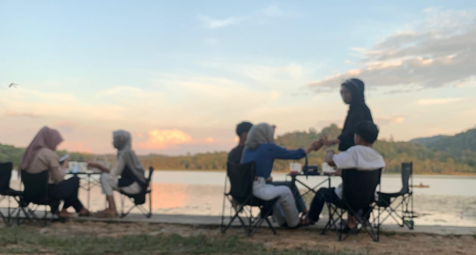 Lake’i Coffee, Tempat Ngopi Instagramable di Tepi Danau Sebedang Sambas