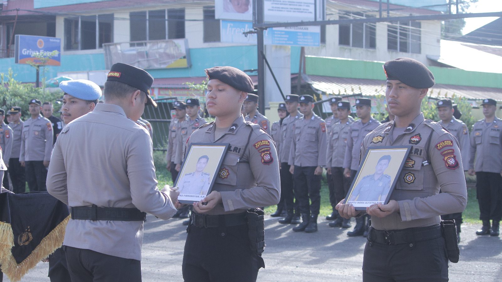 Langgar Kode Etik, Dua Anggota Polres Ketapang Diberhentikan Tidak Dengan Hormat