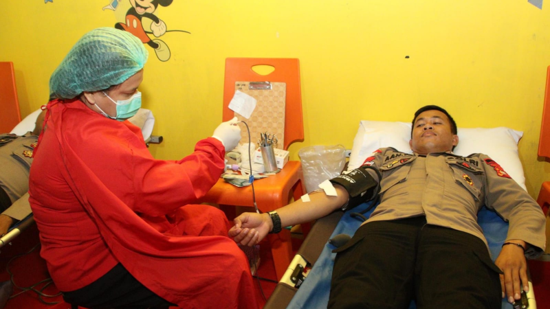 Polda Kalbar Gelar Bhakti Kesehatan Gratis Sambut Hari Bhayangkara ke-79