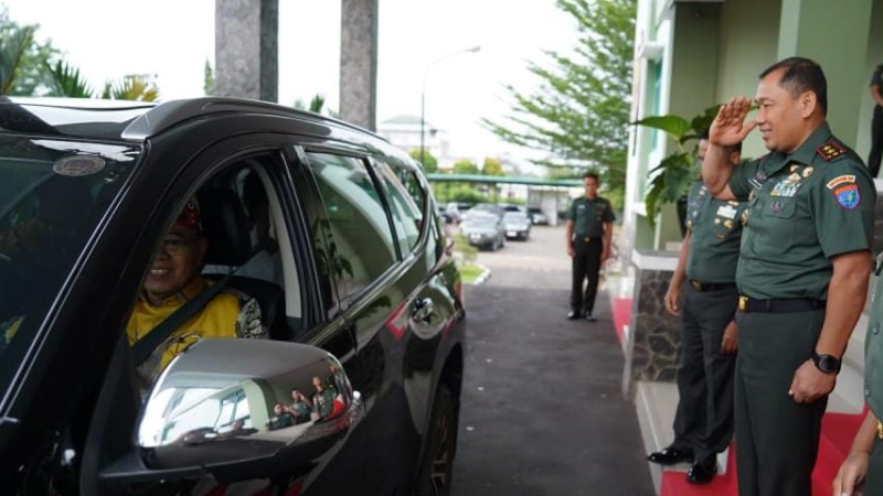 Adrianus Sidot Kunjungi Pangdam XII/Tpr Bahas Pangan