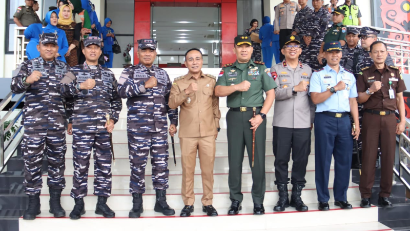 Pangdam XII/Tpr Sambut Pangkoarmada I di Bandara Supadio