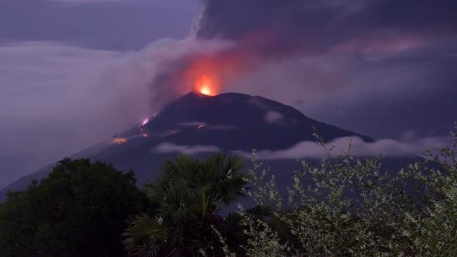 Gunung Ili Lewotolok Erupsi Lagi, Semburkan Abu Hingga 500 Meter