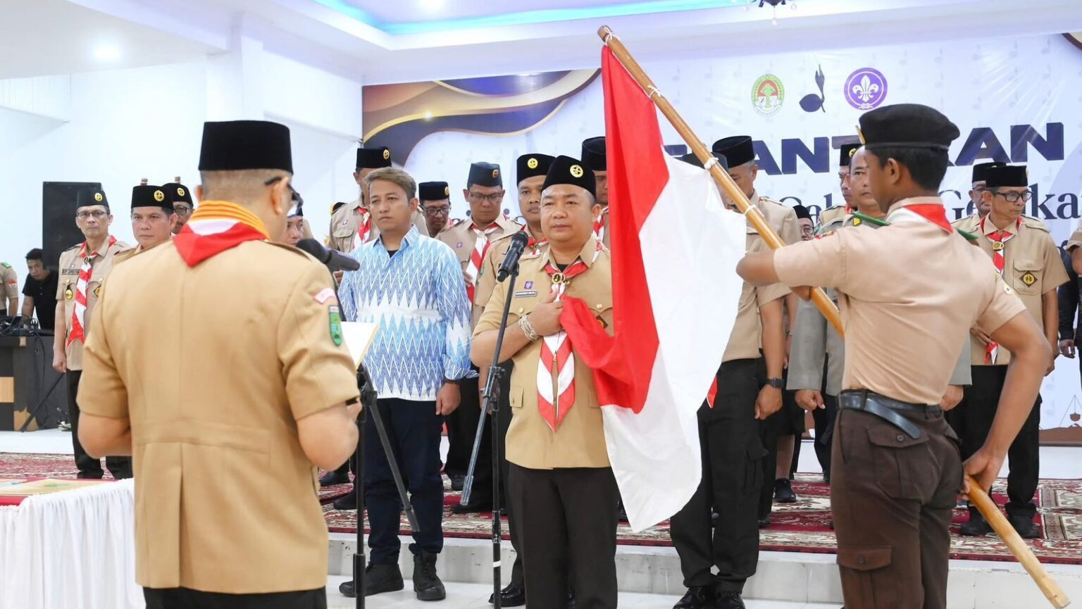 Resmi Jadi Ketua Mabicab Pramuka Ketapang, Bupati Alexander Wilyo Janjikan Bumi Perkemahan