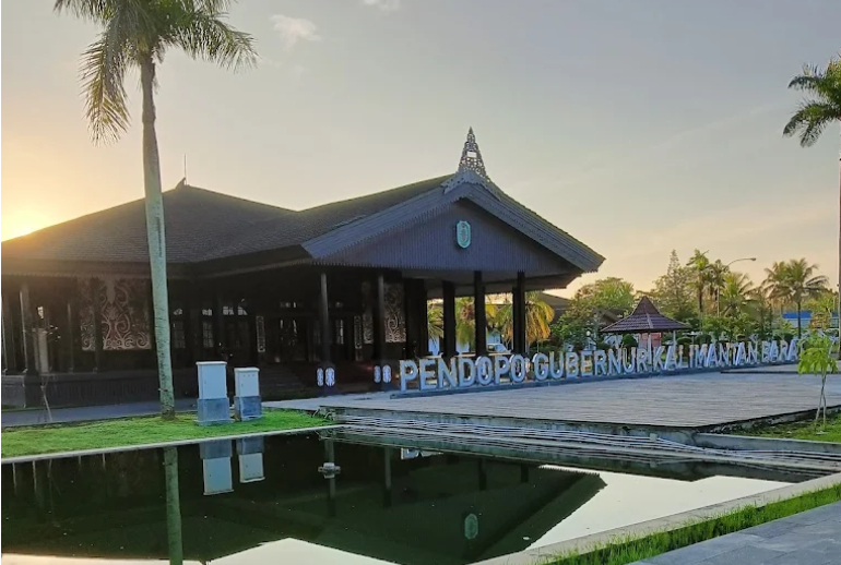 Jalan Rusak Dibiarkan, Pemprov Kalbar Malah Kucurkan Rp1,5 Miliar Cuma untuk Desain Pendopo?