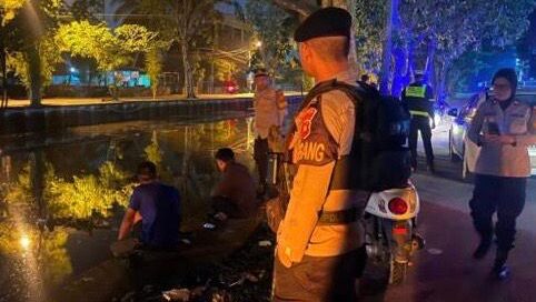Patroli Gabungan Polresta Pontianak Jaga Kamtibmas, Bubarkan Remaja di Jalan Pal 3