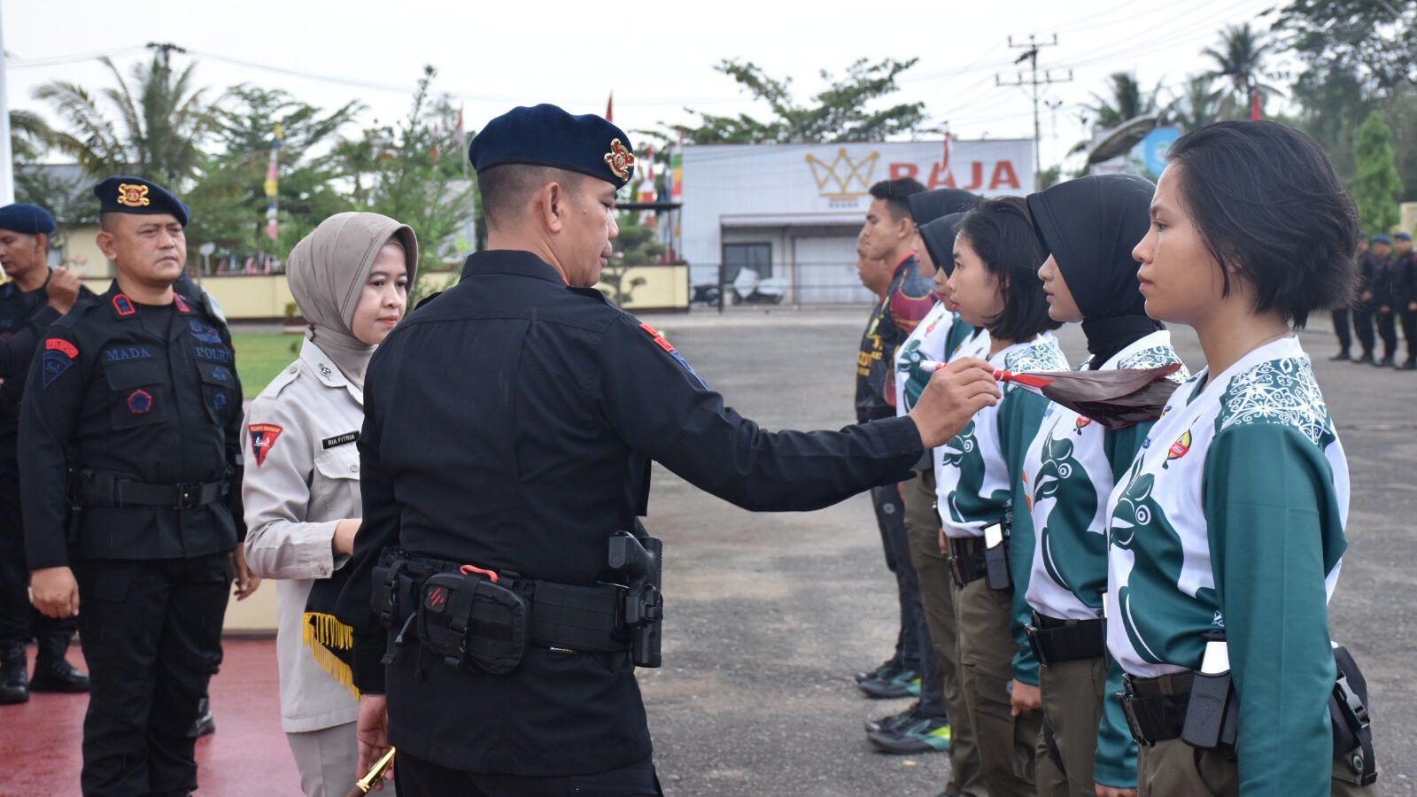 Dansatbrimob Polda Kalbar Lepas Tim Polwan ke Ajang Srikandi Brimob Challenge