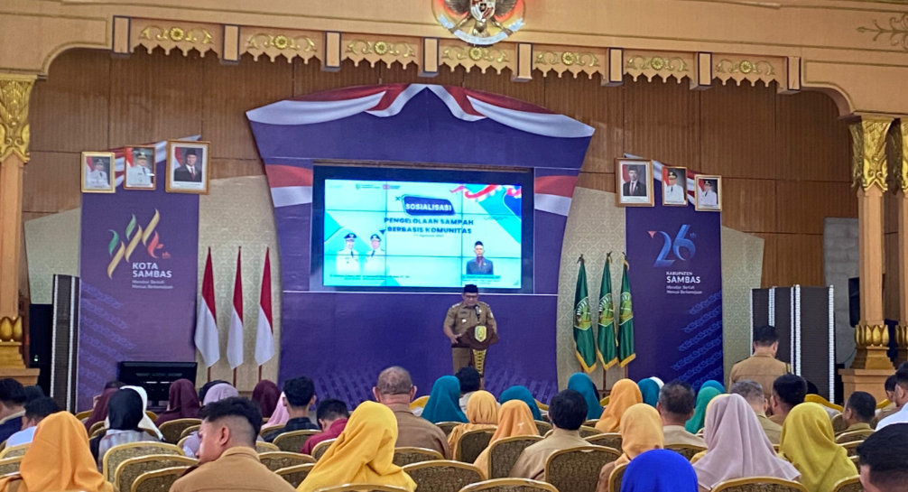 Wabup Sambas Buka Sosialisasi Pengelolaan Sampah Berbasis Komunitas