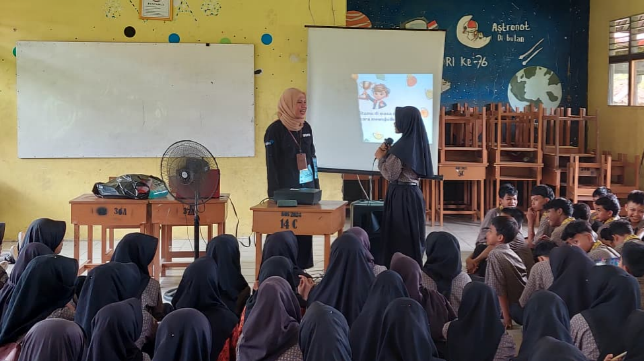 Penyuluh KB Sambas Ajak Remaja Tunda Usia Pernikahan