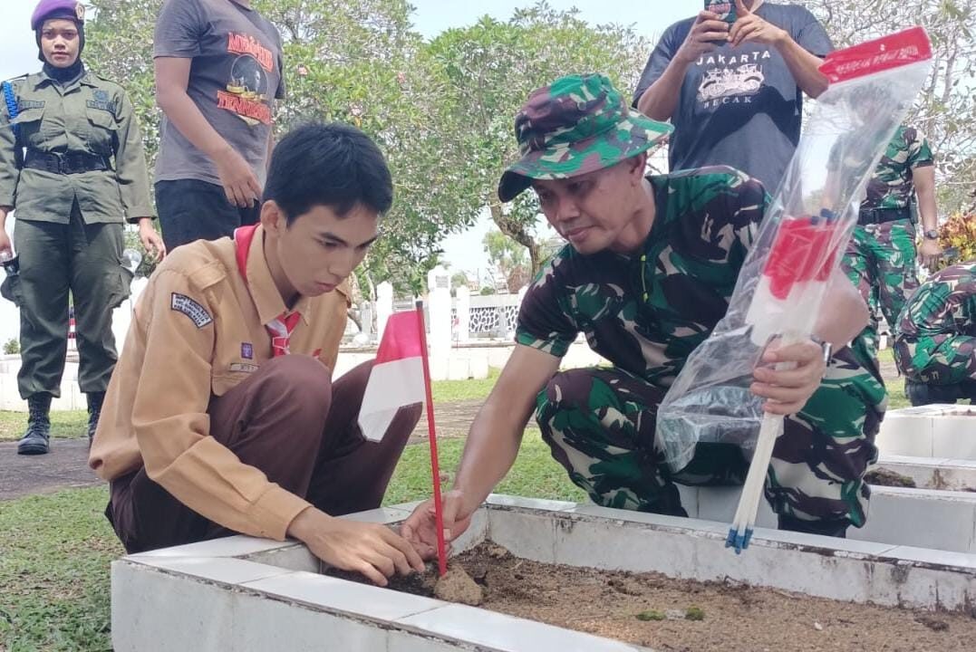 Jelang HUT RI, Kodam Tanjungpura Gelar Karya Bakti Serentak di TMP Dharma Patria Jaya