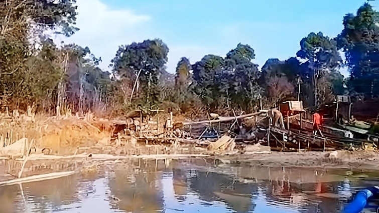 PETI Marak di Sungai Tekudum Kapuas Hulu, Pungli Terorganisir dan Cukong BBM Subsidi Diduga Bermain