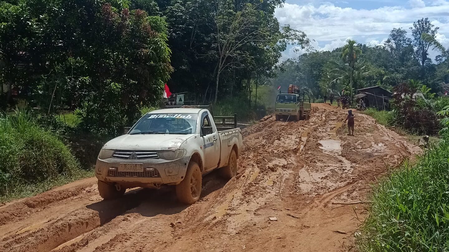Viral Foto Jalan Suti Semarang Rusak Parah, Warga Tagih Janji Pembangunan di Perbatasan