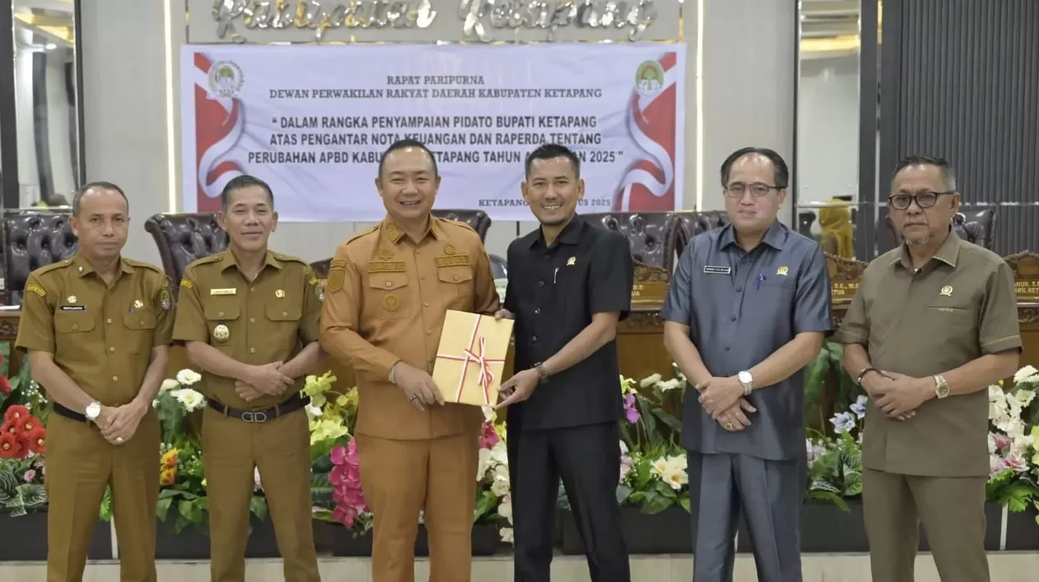 Tanggapi DPRD, Bupati Ketapang Tekankan Kolaborasi dalam Pembahasan APBD Perubahan 2025