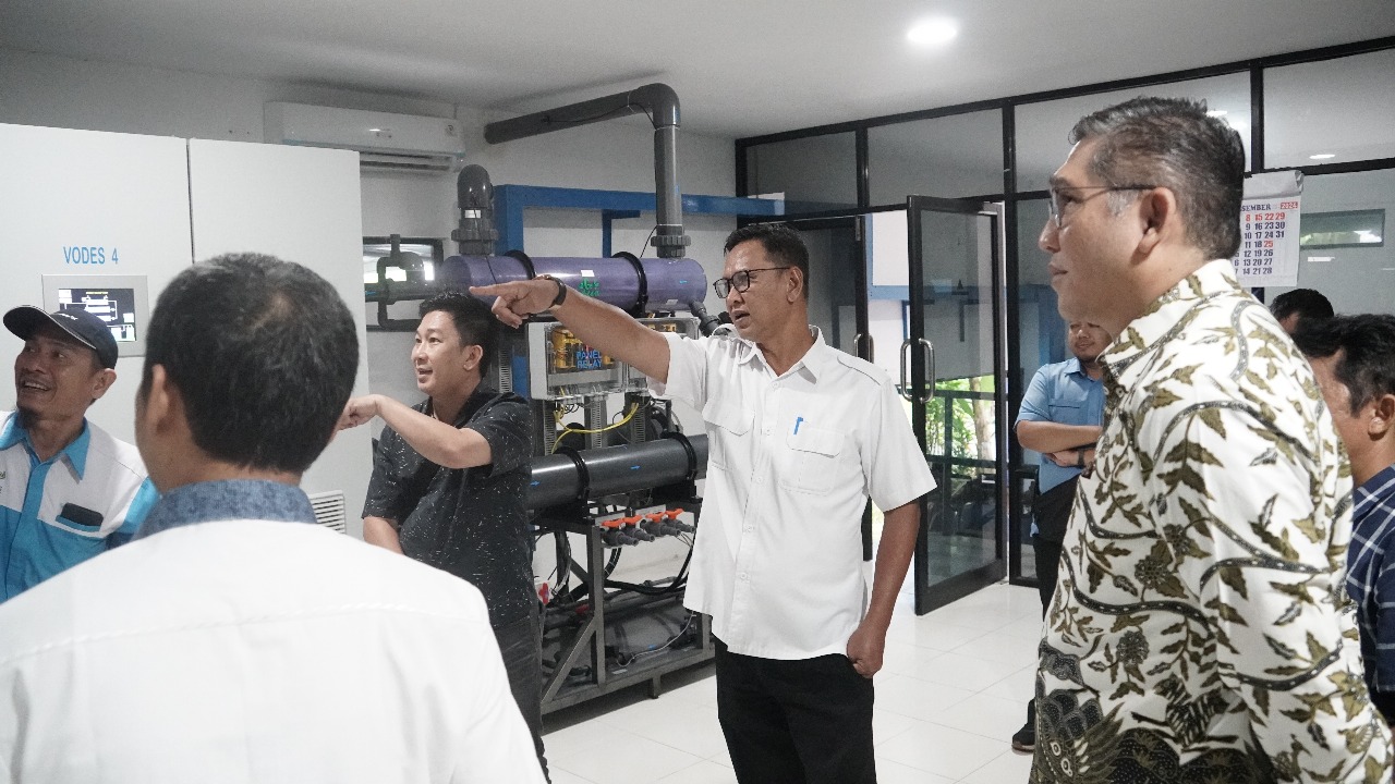 Tingkatkan Kualitas Air, Perumda Tirta Manuntung Balikpapan Studi Tiru Teknologi Electro Chlorination di PDAM Tirta Khatulistiwa Pontianak