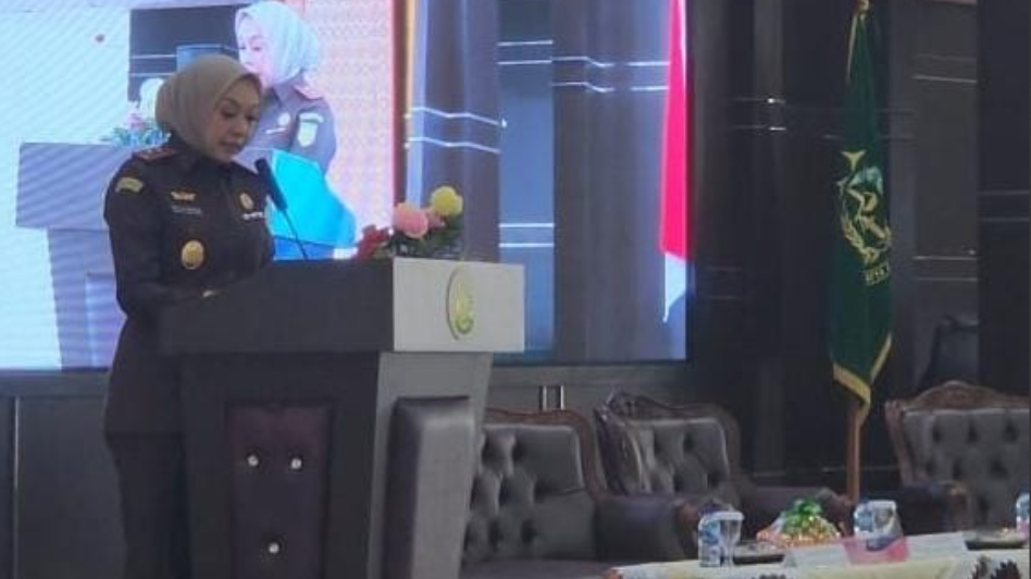 Kajati Kalbar Jadi Keynote Speaker Seminar Ilmiah Harlah Kejaksaan ke-80