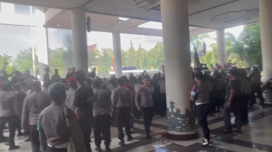 Mahasiswa Kalbar Gelar Aksi di DPRD, Sampaikan Lima Tuntutan