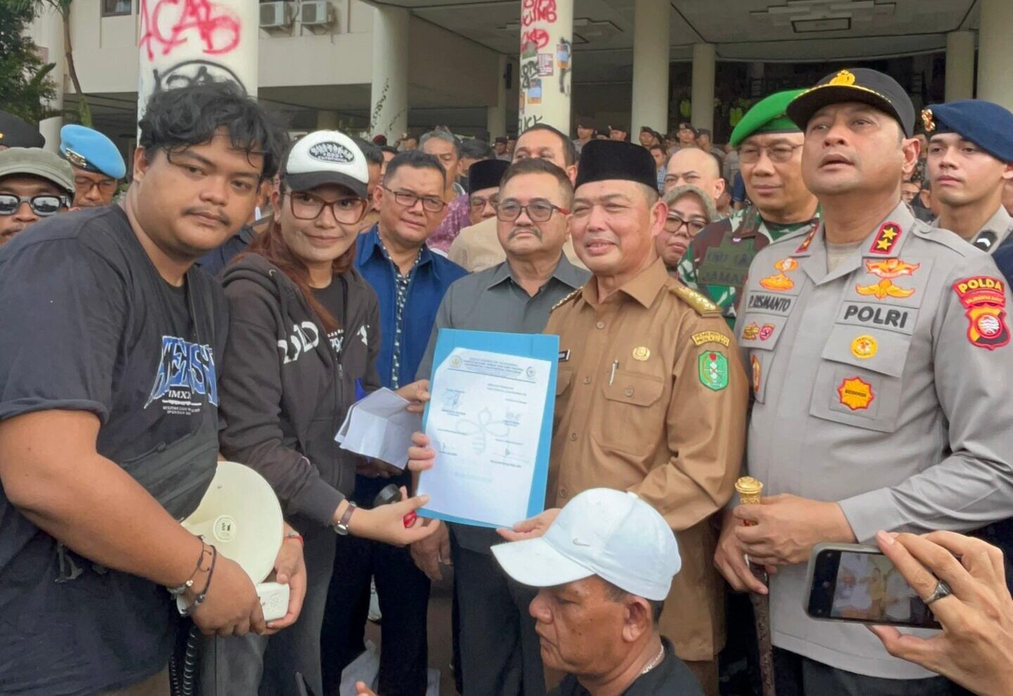 Tak Hanya Isu Nasional, BEM FISIP UNTAN Sampaikan Tuntutan Isu Daerah dalam Aksi 'Reformasi Wakil Rakyat!'