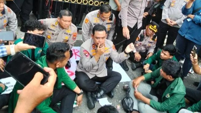 Respons Tuntutan Mahasiswa, Kapolda Sumut Menyatakan Siap Dicopot Jika Diperintah Kapolri